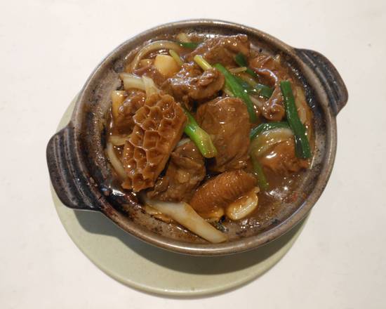 Braised Assorted Beef Brisket with Rice Roll 牛什腸粉煲